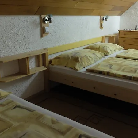 公寓 Milena Nomenj