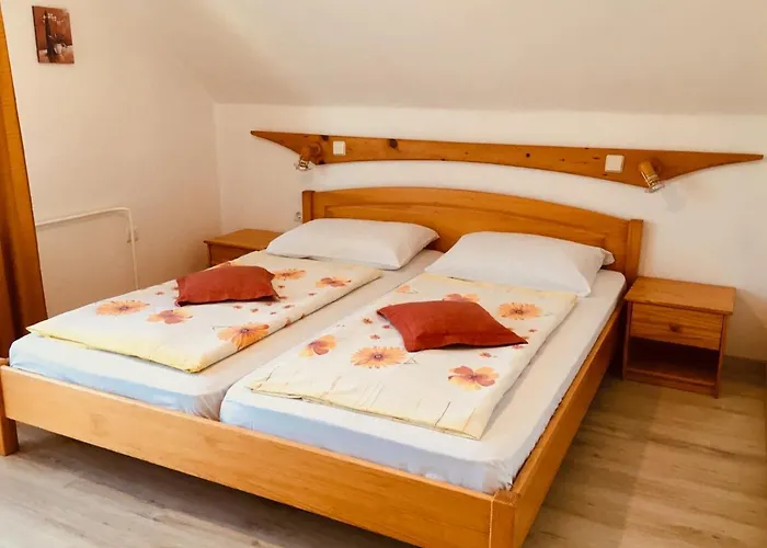 Milena Apartment Nomenj